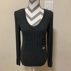 Liz Claiborne Gray Ribbed Pullover (V-Neck)